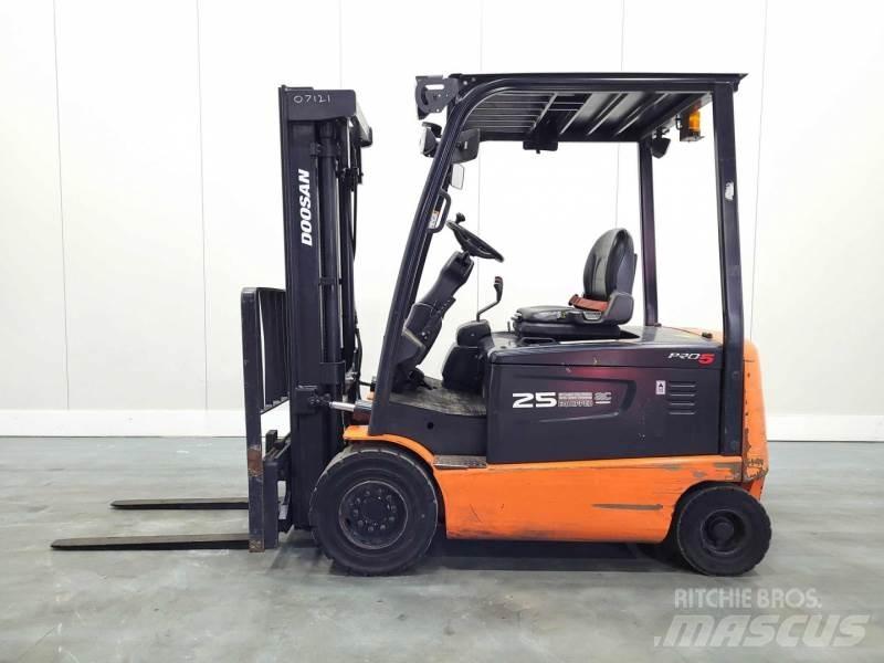 Doosan B25X-5 Elektro Stapler