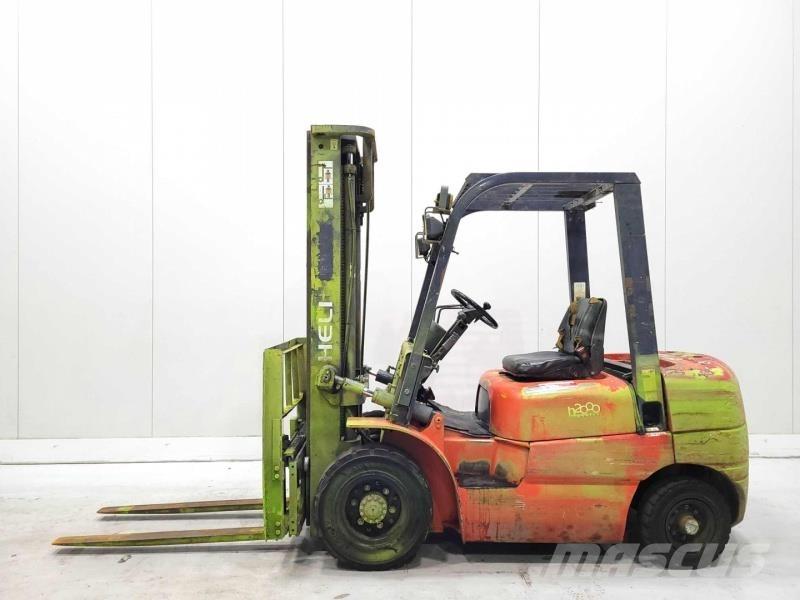 Heli HFD25 Diesel Stapler