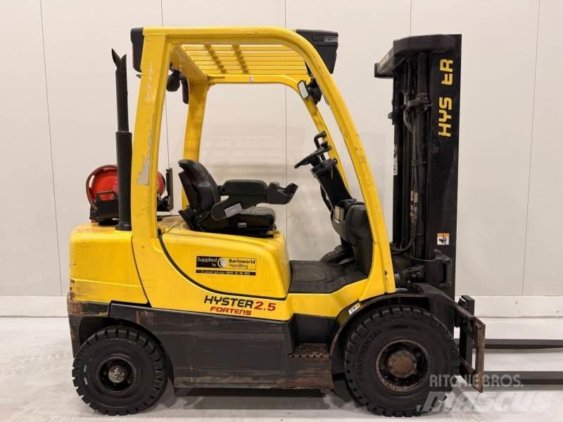 Hyster H2.5FT Gas Stapler