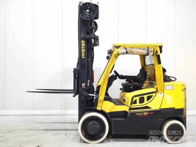 Hyster S7.00FT Gas Stapler
