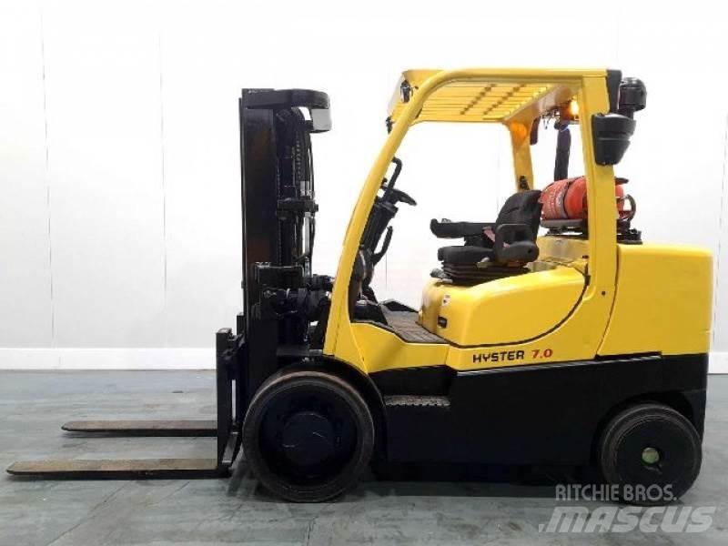 Hyster S7.00FT Gas Stapler