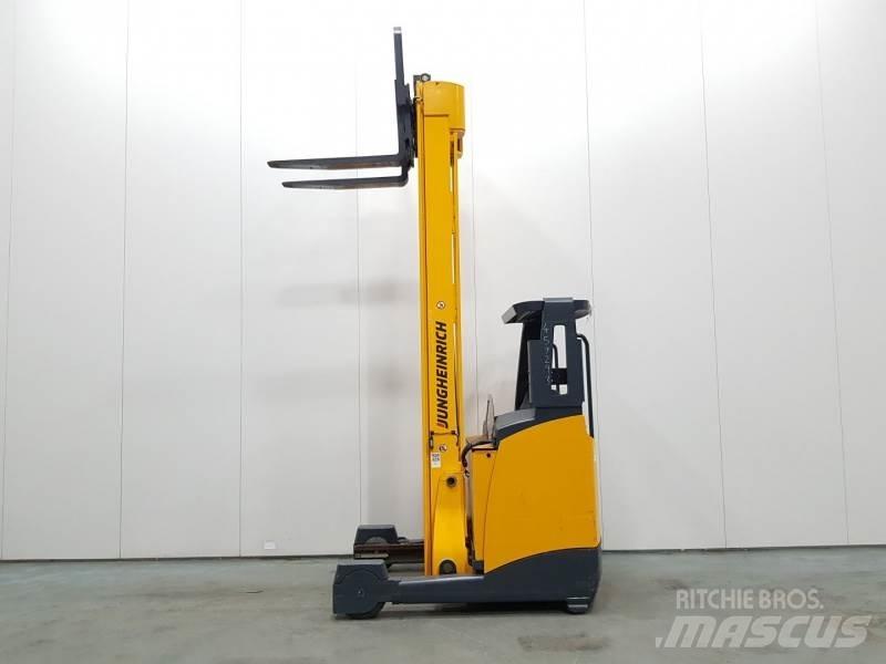 Jungheinrich ETV320 Schubmaststapler