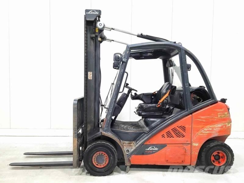 Linde H25T-02 Gas Stapler