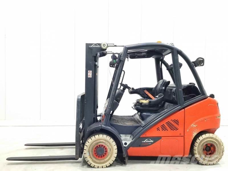 Linde H25T-02 Gas Stapler