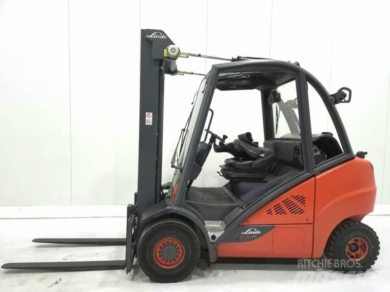 Linde H30T Gas Stapler