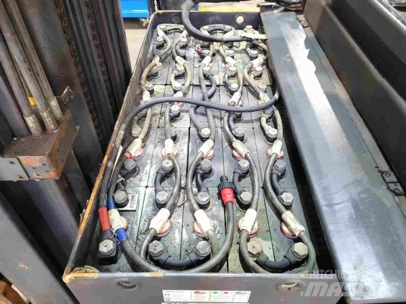Linde R14N-01 Schubmaststapler