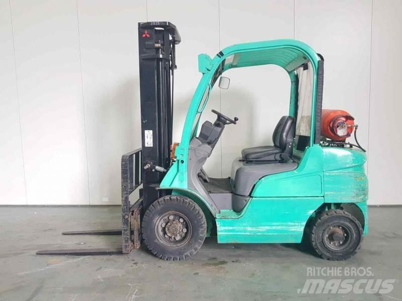 Mitsubishi FG25N Gas Stapler