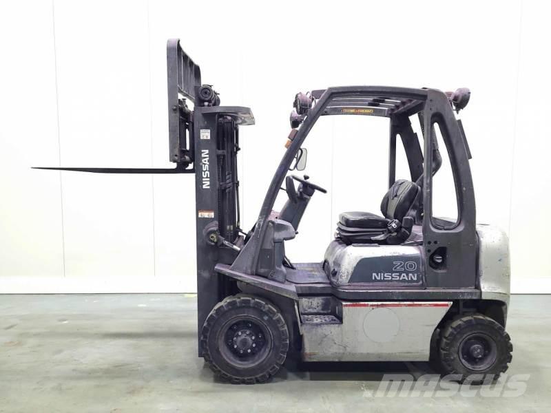 Nissan FD02A20 Diesel Stapler