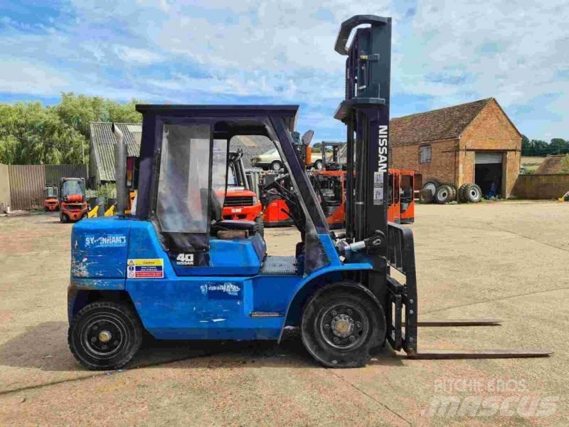 Nissan FO4D40Q2 Diesel Stapler