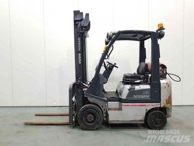 Nissan P1D1A18LQ Gas Stapler