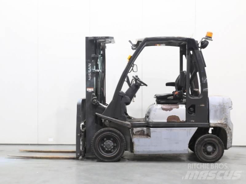 Nissan Y1D2A25Q Diesel Stapler