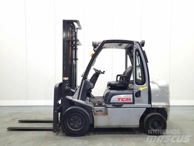 Nissan YG1D2A32H Diesel Stapler