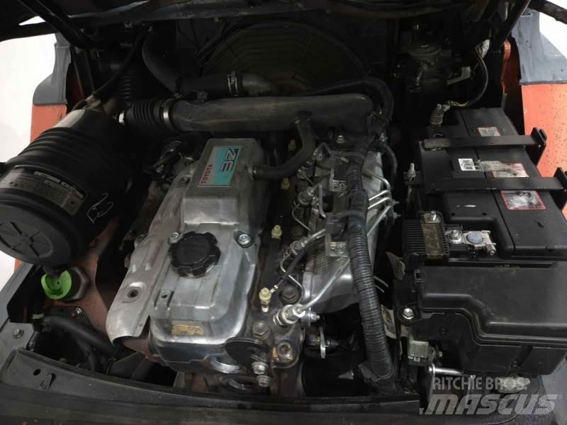 Toyota 52-8FDJF35 Diesel Stapler