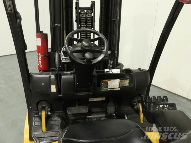 Yale GLC70VX Gas Stapler