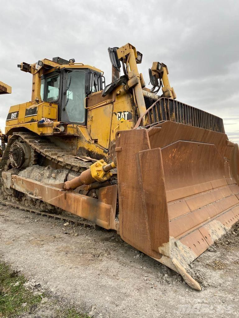 CAT D9T Bulldozer
