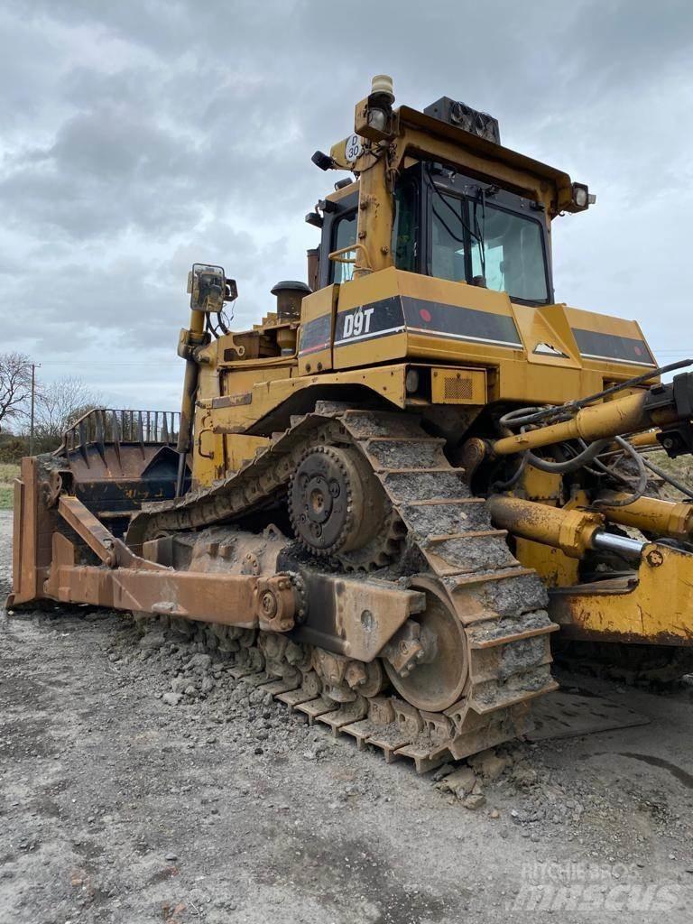 CAT D9T Bulldozer