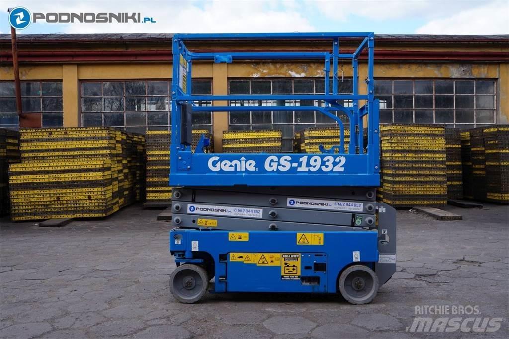 Genie 1932 Scheren-Arbeitsbühnen