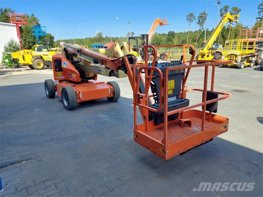 JLG E450AJ Gelenkteleskoparbeitsbühnen