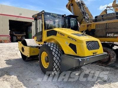Bomag BW213DH-5 Sonstige Baumaschinen