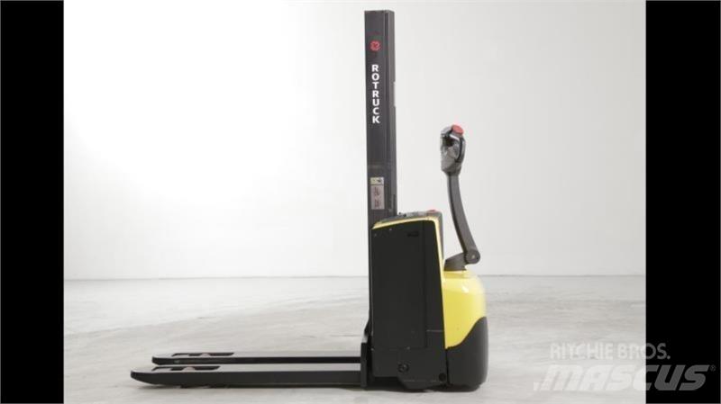 BT SWE080L Selbstfahrstapler