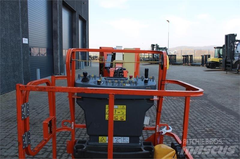 JLG E300AJP Gelenkteleskoparbeitsbühnen