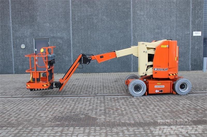 JLG E300AJP Gelenkteleskoparbeitsbühnen
