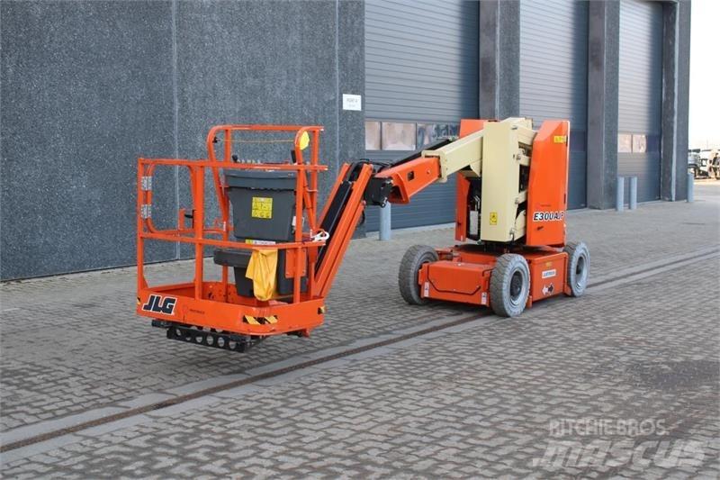 JLG E300AJP Gelenkteleskoparbeitsbühnen