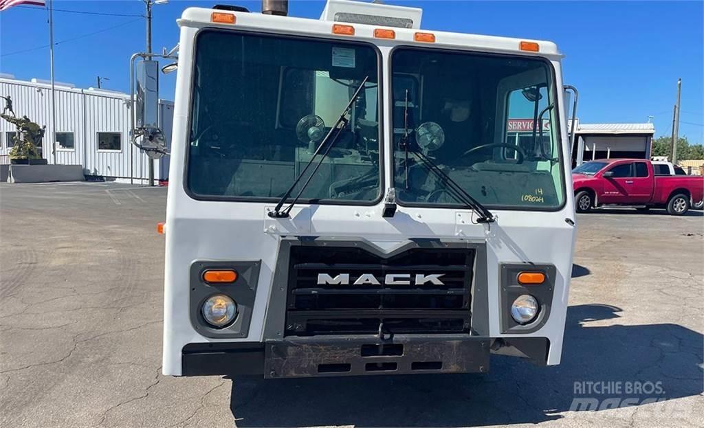 Mack LEU613 Müllwagen
