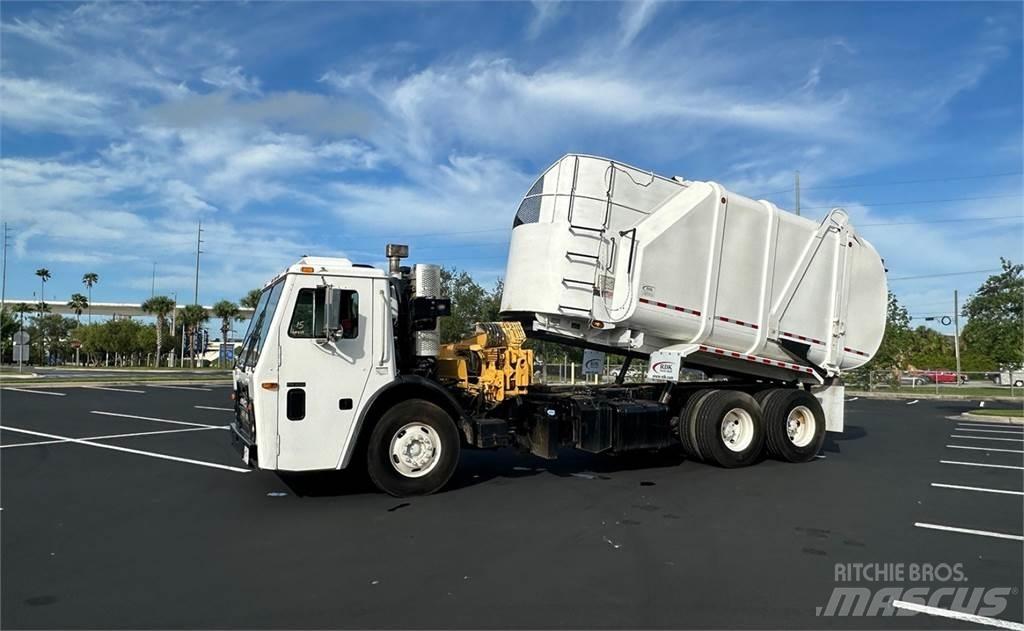 Mack LEU613 Müllwagen
