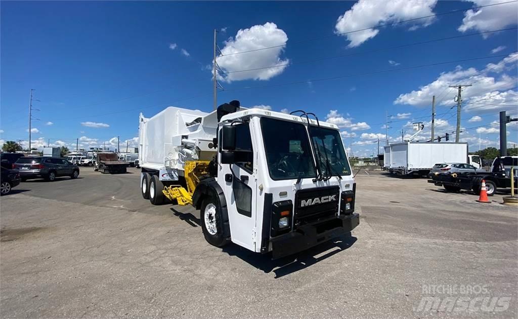 Mack LR613 Müllwagen