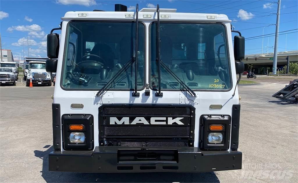 Mack LR613 Müllwagen