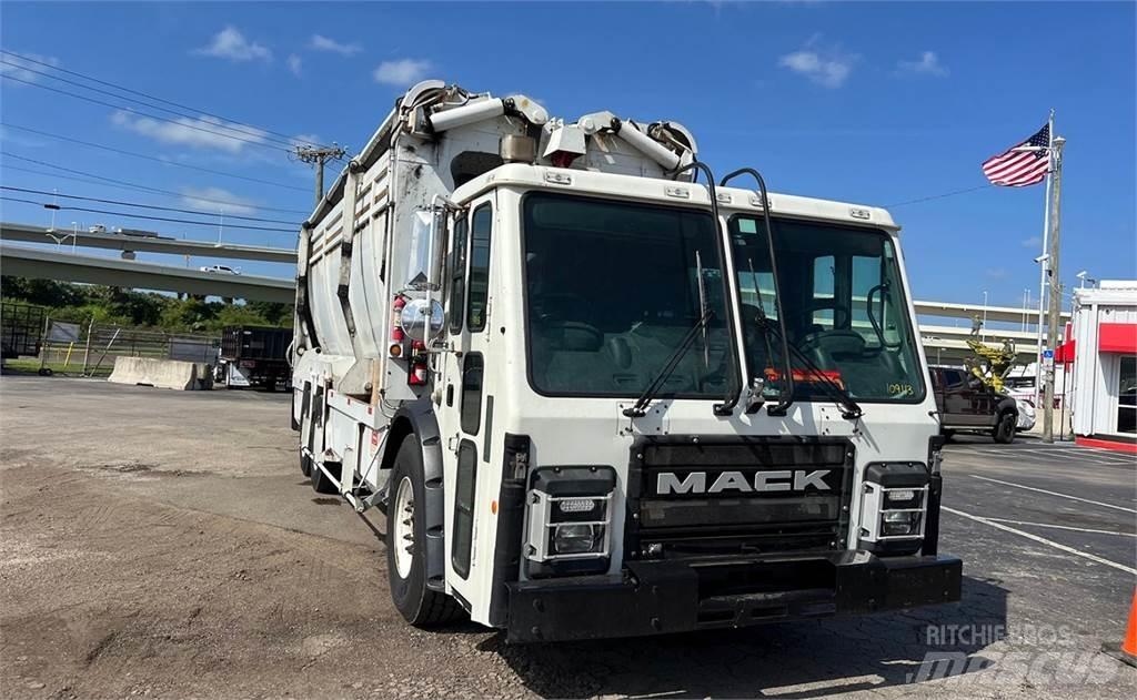 Mack LR613 Müllwagen
