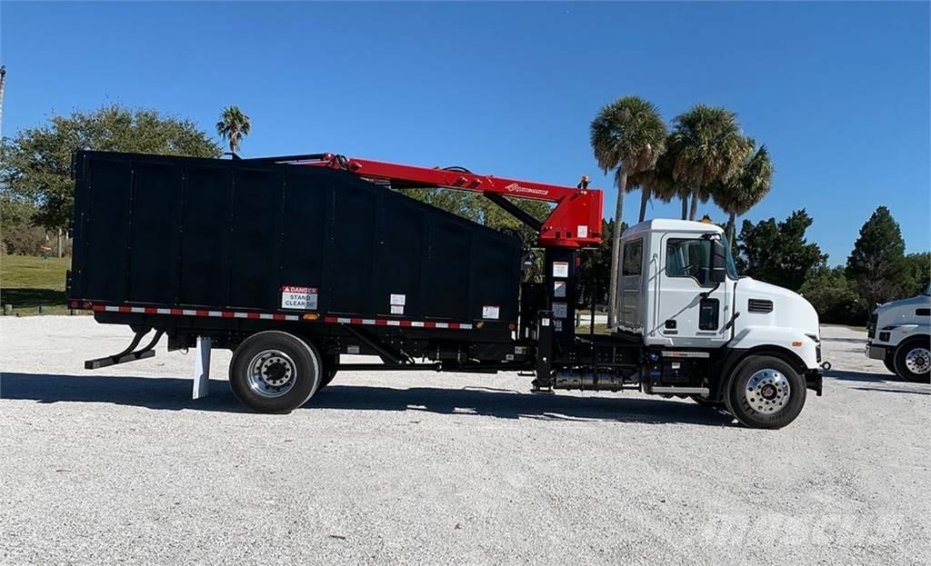 Mack MD6 Greifer
