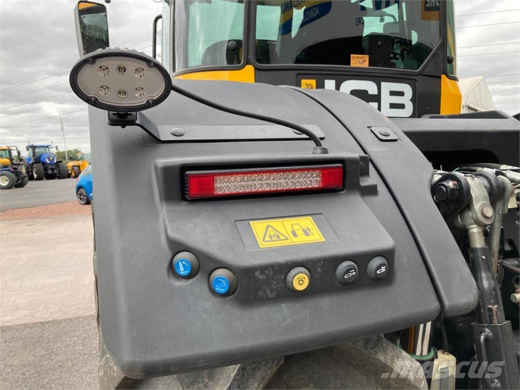 JCB 4220 Traktoren