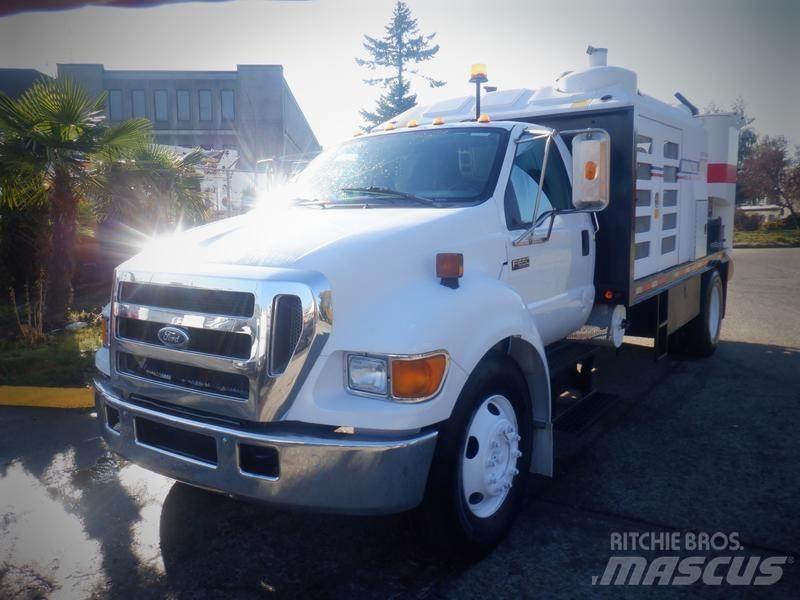 Ford F-650 Saug- und Druckwagen
