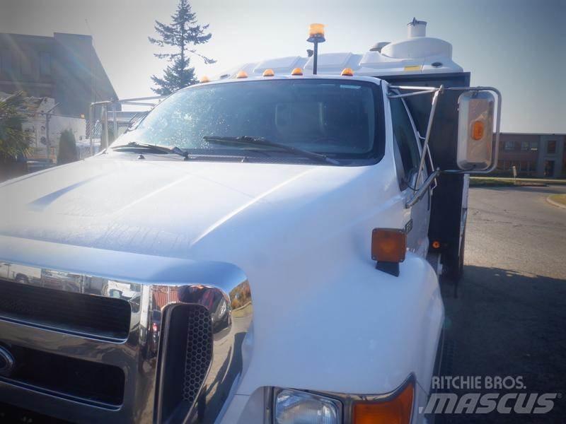 Ford F-650 Saug- und Druckwagen