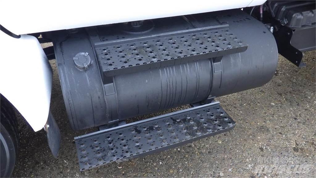 Ford F-750 Pritschenwagen/Pritschenwagen mit Seitenklappe
