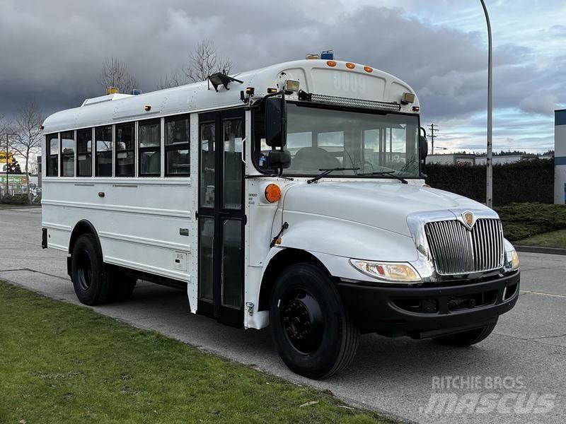 International 4200 Minibusse