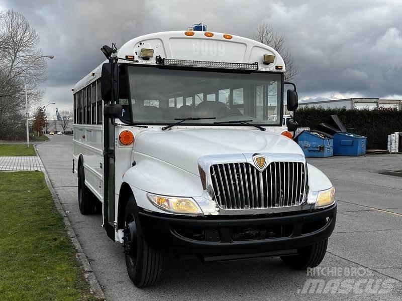 International 4200 Minibusse