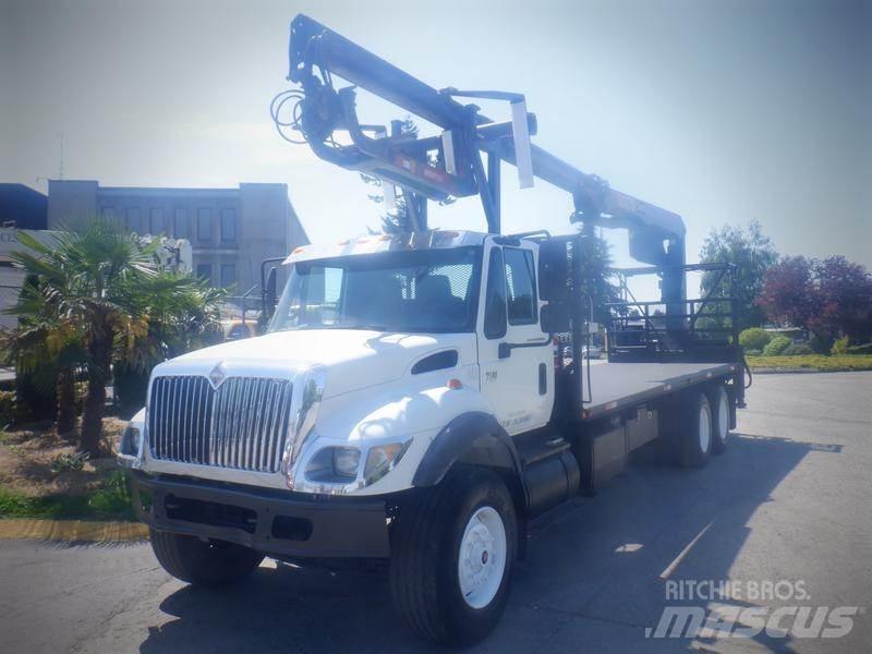 International 7500 Kranwagen