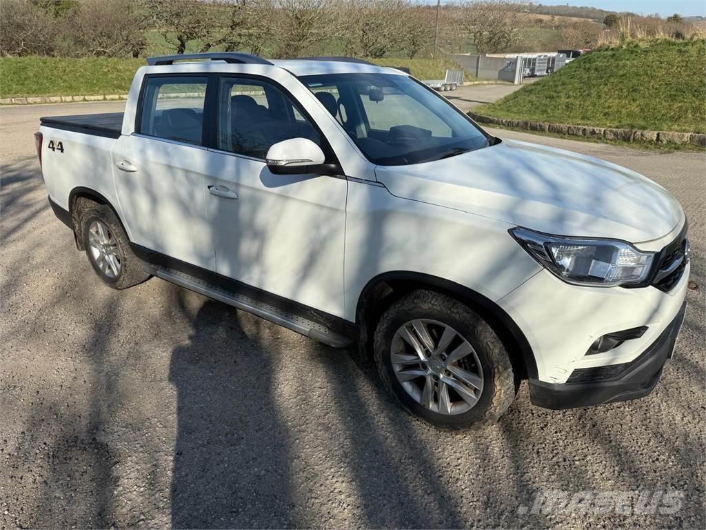  Sangyong Sonstige Baumaschinen