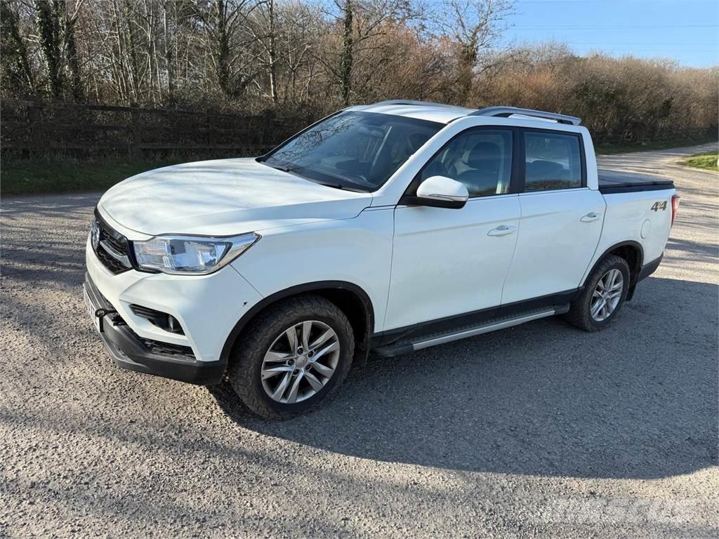  Sangyong Sonstige Baumaschinen