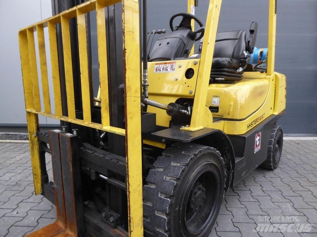 Hyster H3.0XT Diesel Stapler