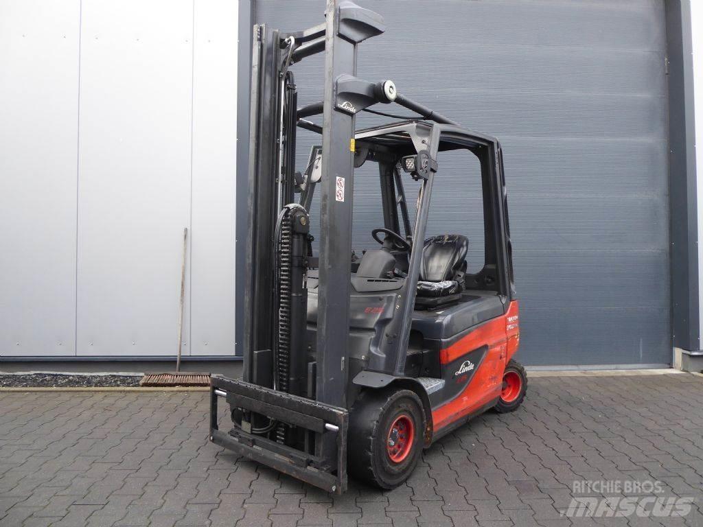 Linde E25-01 Elektro Stapler
