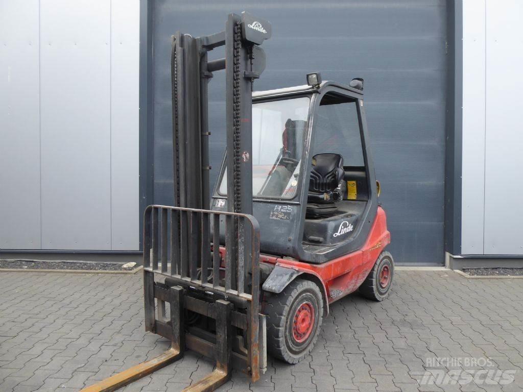Linde H25T-03 Gas Stapler