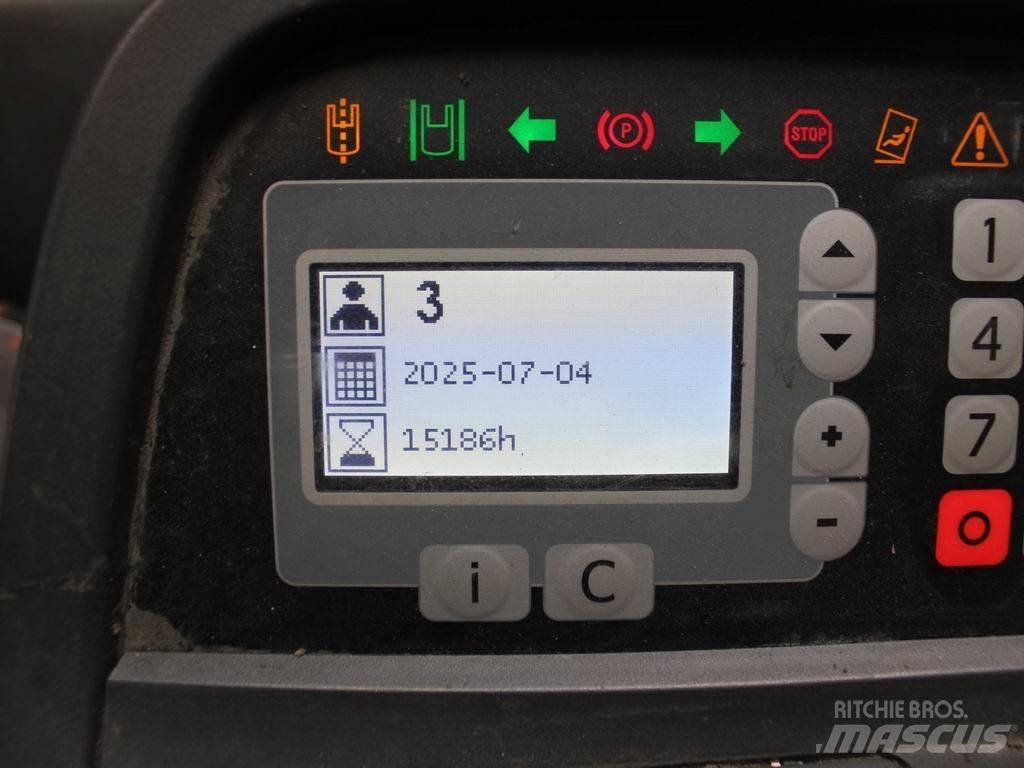 BT RRE 140 Schubmaststapler