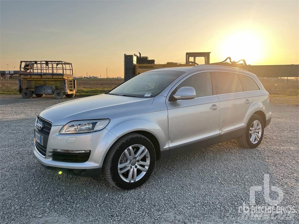 Audi Q7 PKWs