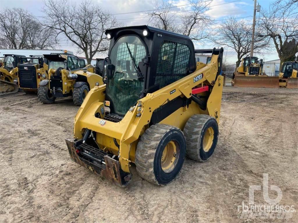 CAT 242D3 Kompaktlader