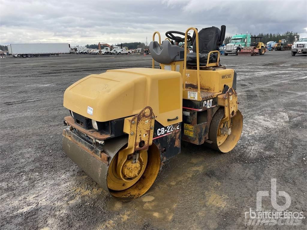 CAT CB-244E Tandemwalzen