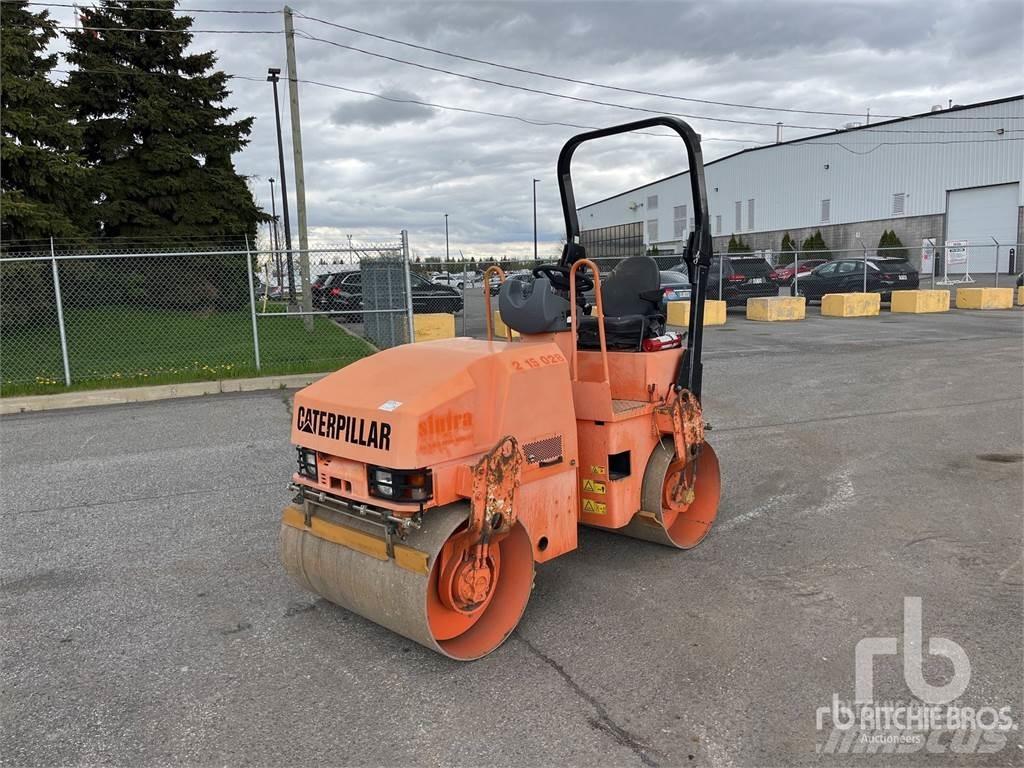 CAT CB24 Tandemwalzen